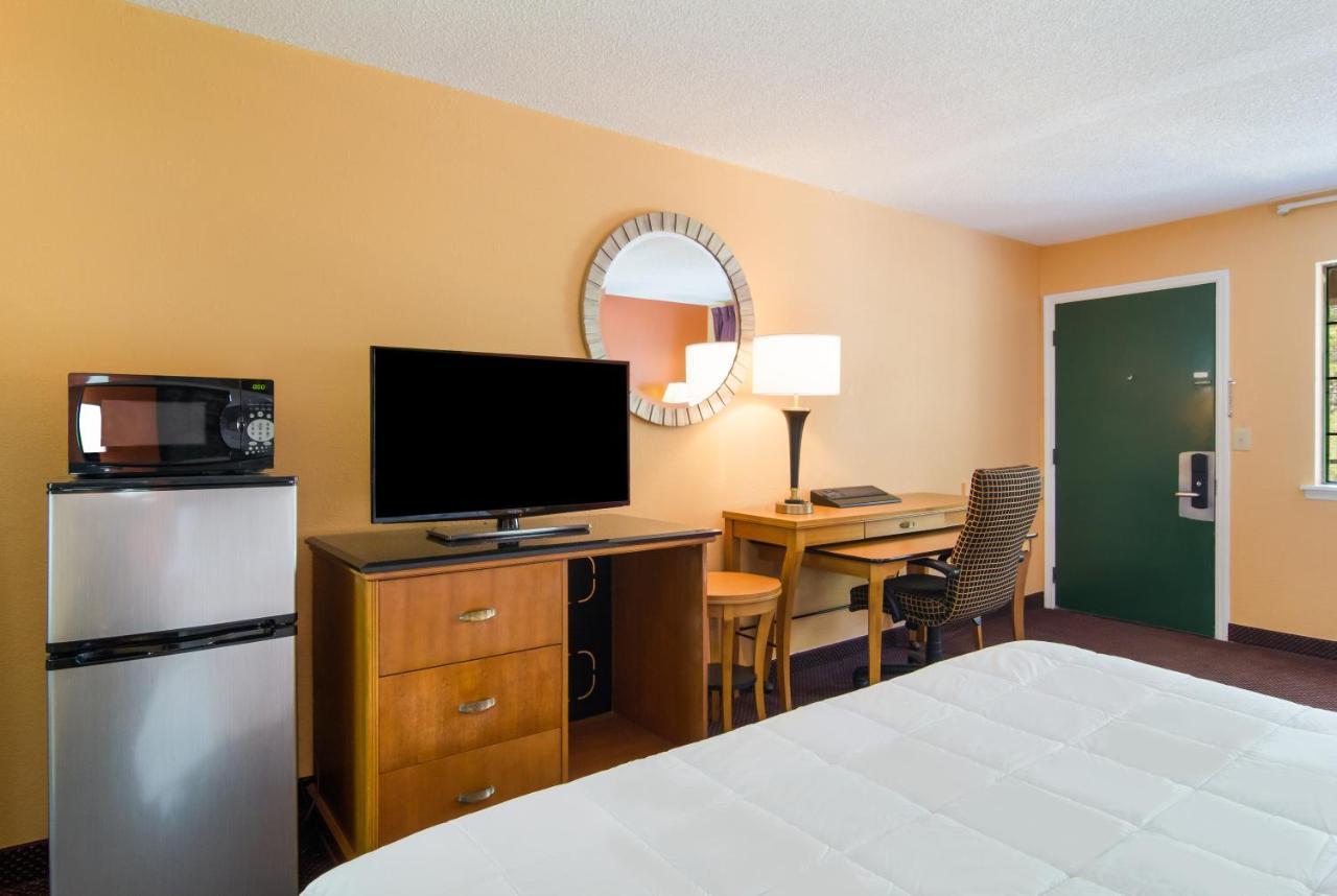 Americas Best Value Inn Darien Exterior foto